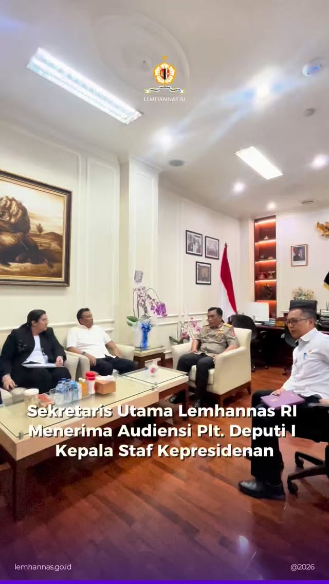 Sekretaris Utama Lemhannas RI Komjen Pol. Drs. R. ...