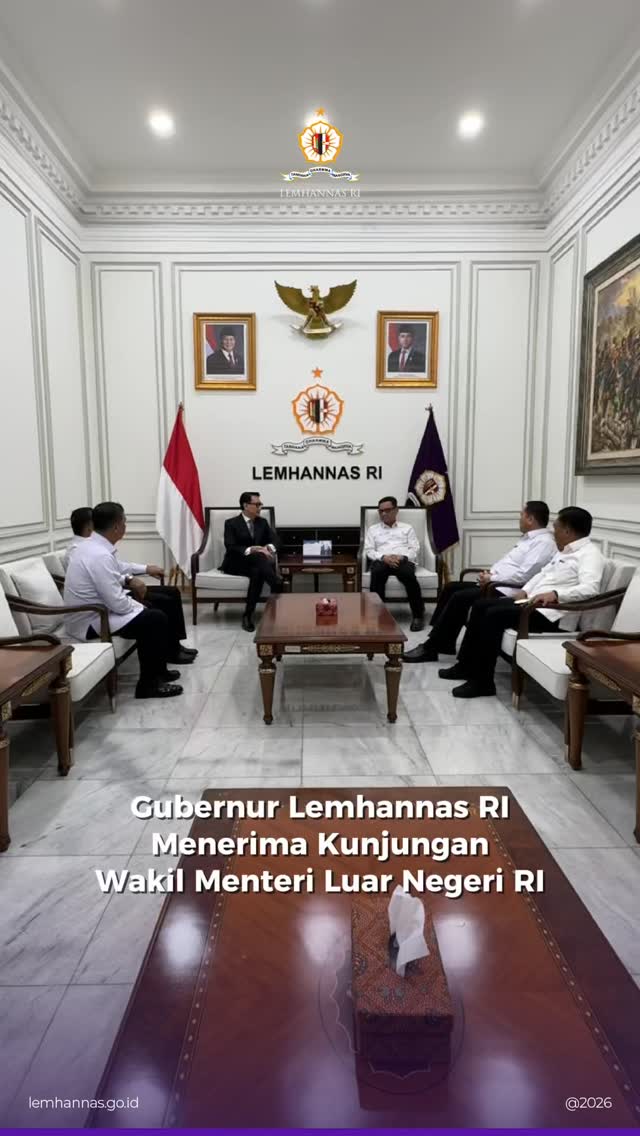 Wakil Menteri Luar Negeri RI Arif Havas Oegroseno,...