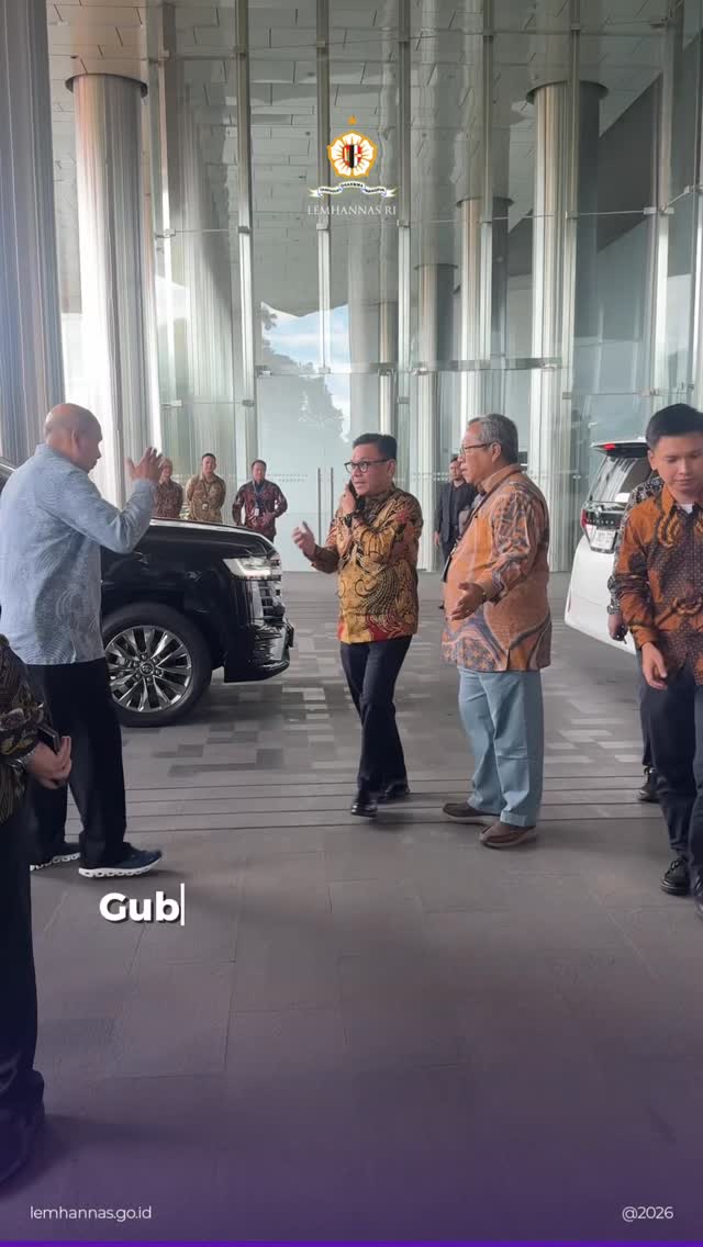 Mewakili keluarga, Gubernur Lemhannas RI Dr. H. TB...